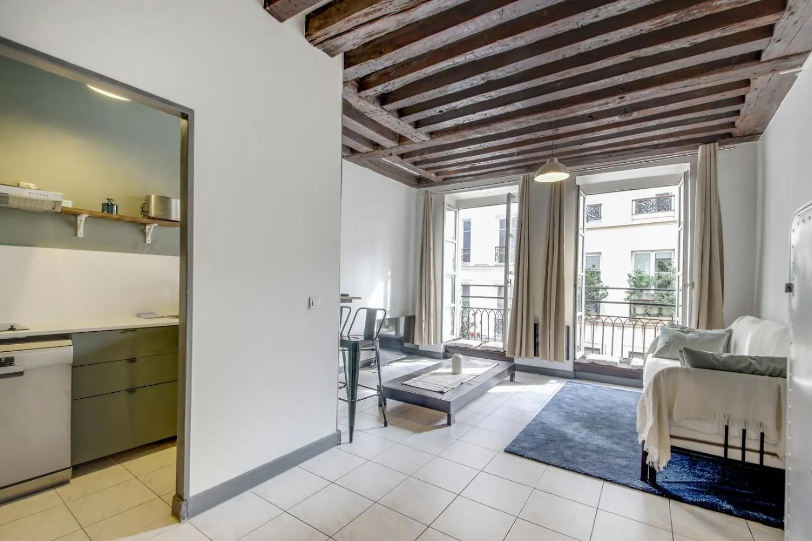 Apartment Marais Lombards